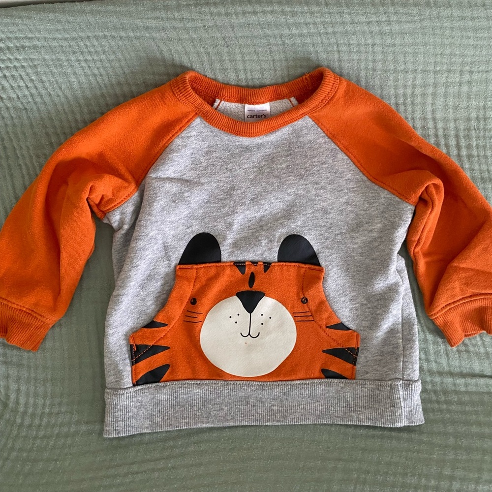 Carter’s Orange & Gray Tiger Sweatshirt Size 12m